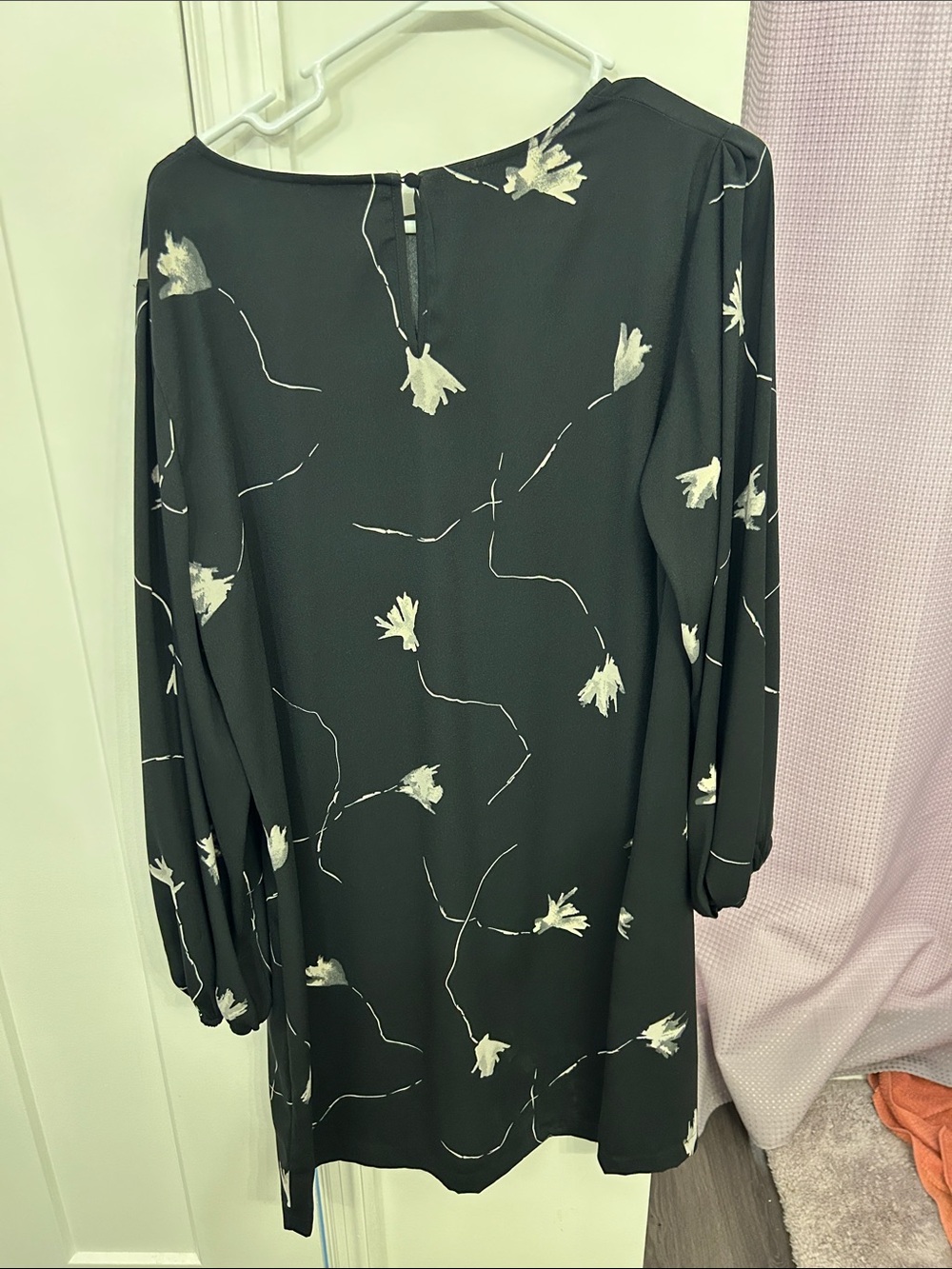 Dress - Picture 3 of 3
